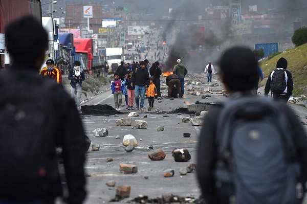 Los bloqueos se presentan en Puno, Arequipa, Cuzco, Madre de Dios y en la central de Junín.