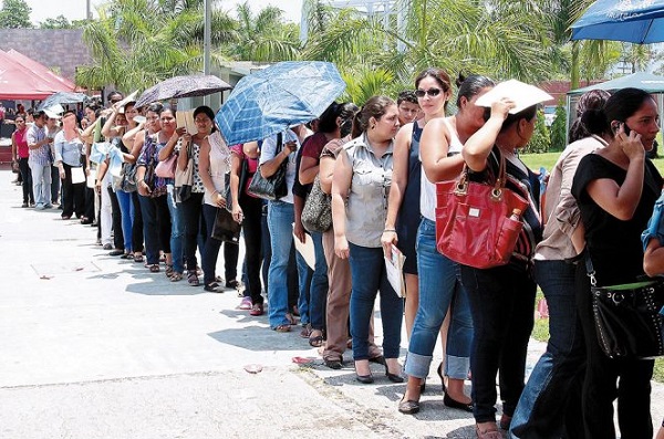 La tasa de desempleo en el país se redujo en el mes de diciembre del 2022, también reduciendo la brecha de género. 