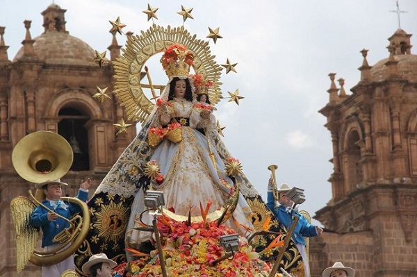 Patrona de las Islas Canarias, una de las festividades más significativas en Latinoamérica y España.