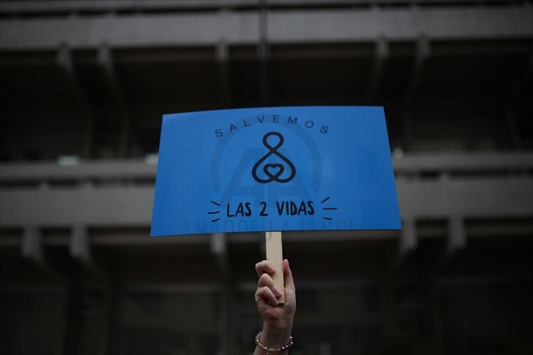 “Lo primero que hay que decir es que el aborto sigue siendo un delito en Colombia”,  indican las abogadas Ana Idarraga y Juana Acosta. 