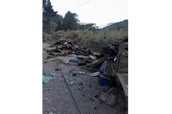 El autobús que cayó de un precipicio la madrugada de este miércoles en el área de Gualaca, en el occidente de Panamá.