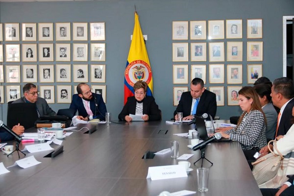 Los documentos y las matrices se fueron organizando durante los encuentros por parte de los empleadores, trabajadores e instituciones estatales.