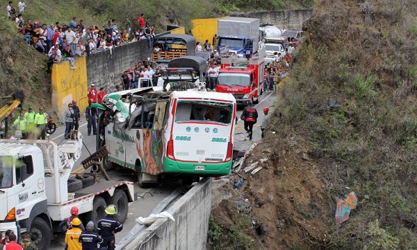 Los heridos fueron trasladados al Hospital Central de Asir y a uno de Abha, la capital provincial. Foto El País Cali.