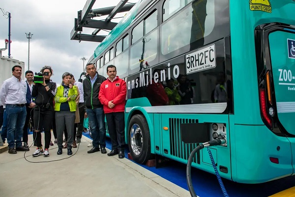 El bus, que cuenta con una pila de combustible y una batería, transportará a más de 98.500 pasajeros al año.