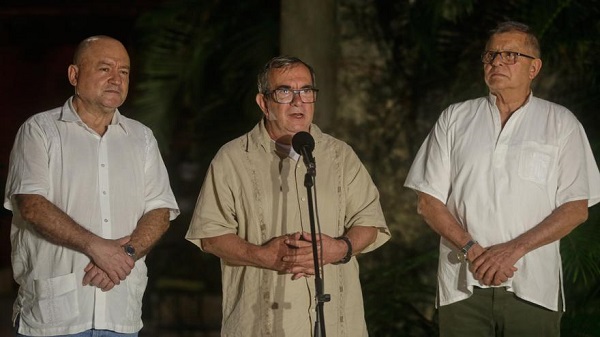 La reunión de los que mayormente hicieron parte de los diálogos de paz con las Farc tuvo lugar en medio del inconformismo de los antiguos jefes guerrilleros.