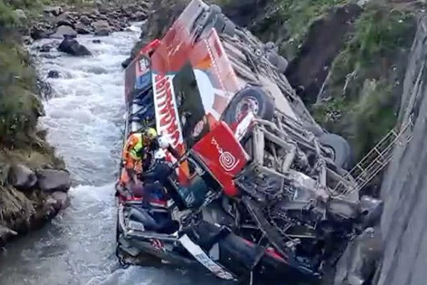 También aclaró que el bus contaba con el Certificado de Inspección Técnica Vehicular y el seguro correspondiente. Foto Los Tiempos.