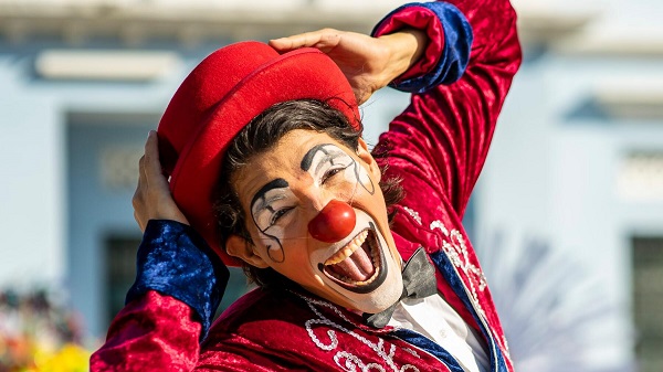 La celebración del Día Mundial del Circo en Bogotá es una oportunidad para reconocer y valorar la importancia del circo como expresión artística y cultural.