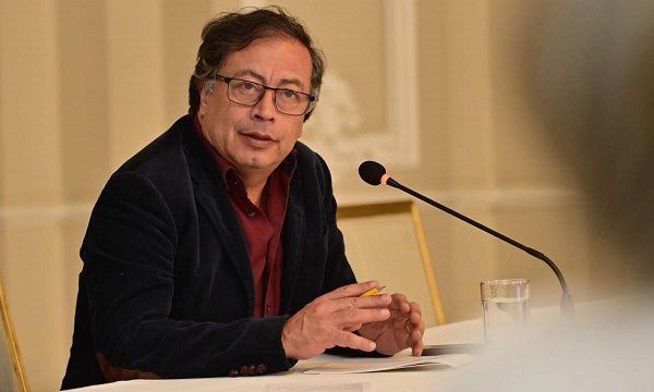 El medio de comunicación recuerda el escándalo que enfrenta Nicolás Petro, hijo del presidente colombiano. 