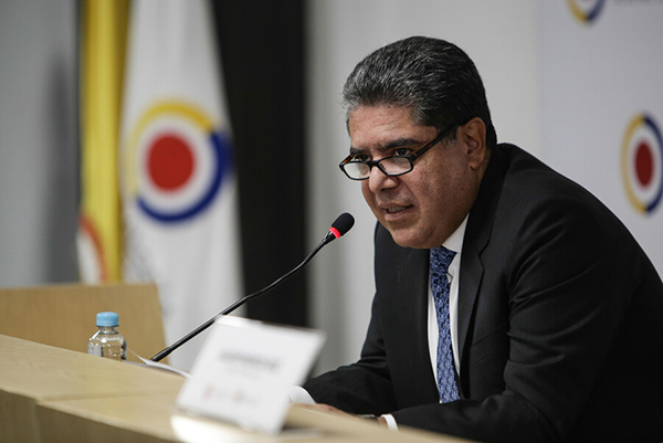 Carlos Hernán Rodríguez, contralor elegido para el  periodo 2022-2026.