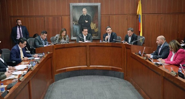 El anuncio fue hecho por el ministro de las Tics, Mauricio Lizcano, durante un debate de control político realizado en la Comisión Sexta de Senado. 