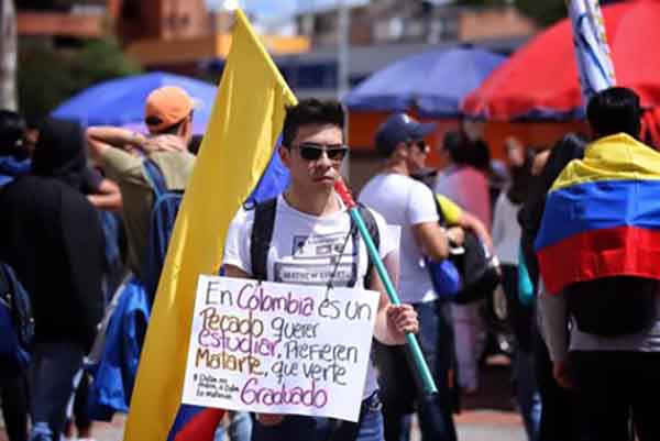 Los colombianos se cansaron de la incertidumbre y dudas que ha generado el Jefe de Estado desde que asumió el poder hace 10 meses.