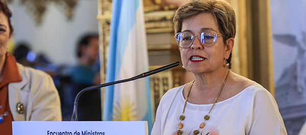 La ministra de Trabajo subrayó que, “en definitiva”, lo que se está viendo hoy en Colombia es un golpe blando.