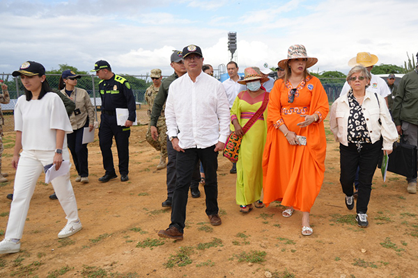 En el encuentro se dio un espacio de diálogo con organizaciones sociales sobre los proyectos eólicos en la región y el Presidente anunció medidas de emergencia frente al uso del agua.