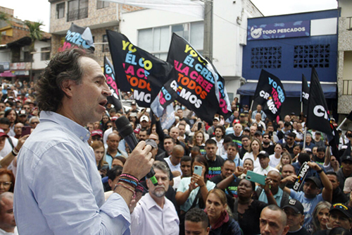 El político de 48 años se decantó por la alcaldía y no buscará la Presidencia.