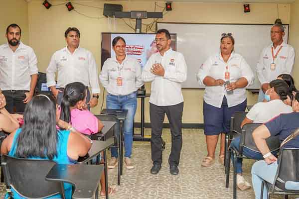 La Escuela de Salud viene formando más de 300 líderes, a través de tres cohortes que ya han recibido dos de los seis módulos de formación.