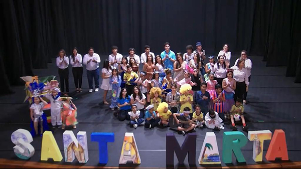 Los jóvenes demostraron su habilidad para comunicarse en un segundo idioma, abriendo puertas al mundo y destacando la importancia de la educación bilingüe en el siglo XXI.