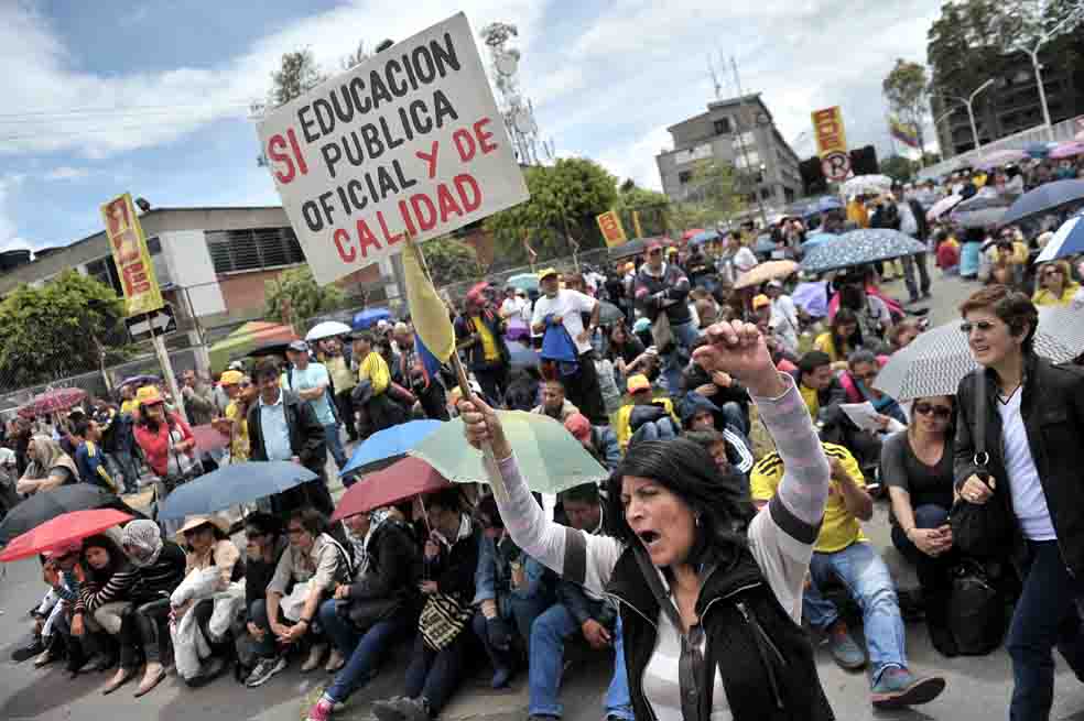 Los educadores le exigieron al Ministerio de Educación ser garante de cumplir con sus derechos.