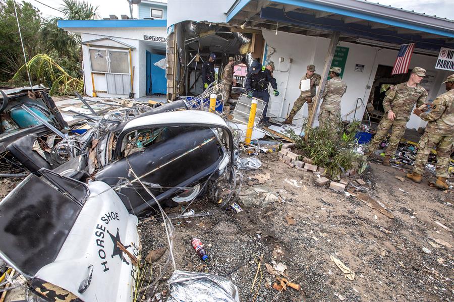 Idalia se degradó a un ciclón postropical, pero los meteorólogos del NHC vaticinan que recuperará fuerzas y volverá a ser un ciclón.