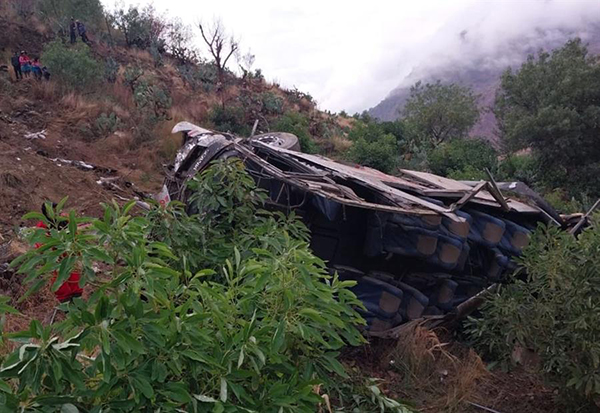 Los accidentes de esta magnitud son habituales en las carreteras de Perú, causados en su mayoría por la imprudencia de los conductores.