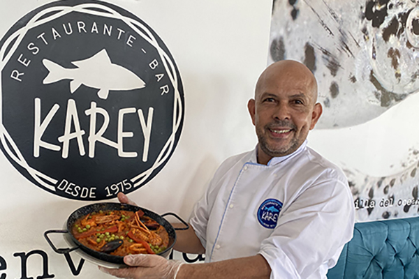 El chef Roger Badillo considera que lo más importante de la preparación de la paella es que sea preparado ‘a la minuta’. 