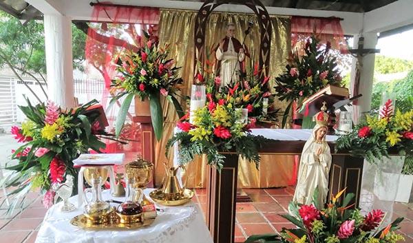 En Santa Marta, la comunidad de la Urbanización Los Trupillos, celebra este día en conmemoración de su patrono realizándole un altar y una ceremonia religiosa. 