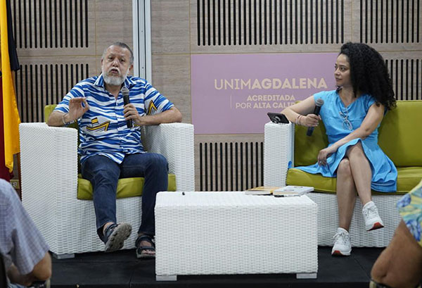 Linero, reconocido por inspirar y transformar vidas positivamente desde los medios de comunicación, textos, columnas y conferencias, presentó sus más reciéntese libros ‘El man está vivo y está contigo’ y ‘Espiritualidad para humanos’.
