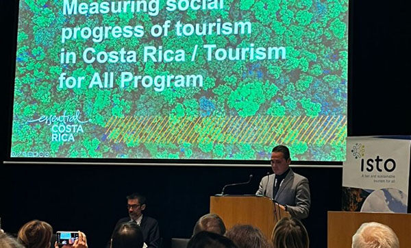 El turismo es uno de los principales motores de la economía de Costa Rica, país de 5,1 millones de habitantes que antes de la pandemia de covid-19 recibía anualmente unos 3 millones de turistas.