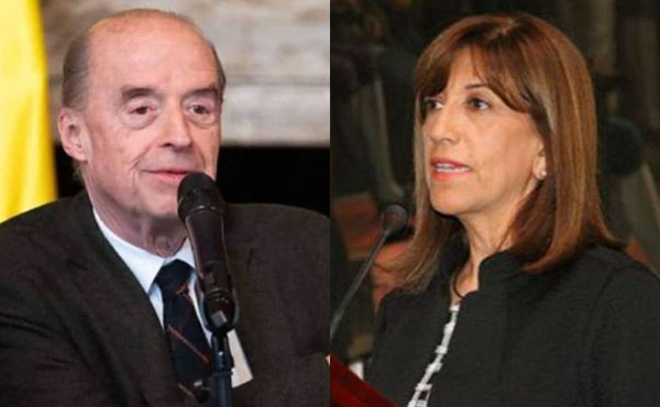 Leyva le reprochó a Zamora que no estaba actuando como quería el presidente en el tema de los pasaportes, ya que considera que no se debe pagar la indemnización.