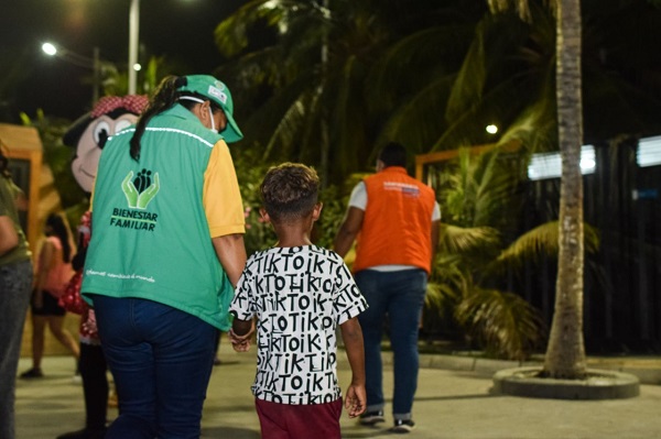 Durante la época de diciembre, el ICBF realiza brigadas de atención y campañas para dignificar la navidad de algunas familias en condición de calle..