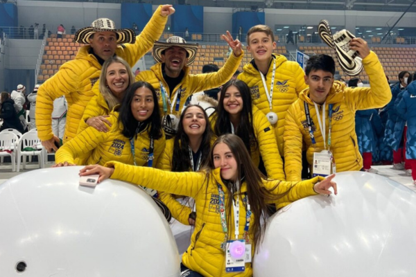 El gran final de la Ceremonia de Apertura fue el tradicional encendido del pebetero Olímpico de la Juventud.
