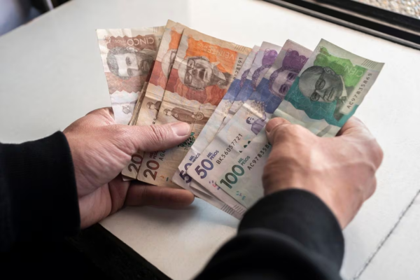 En cuanto al Impuesto al Valor Agregado (IVA), el recaudo en enero fue de $11,2 billones, comparado con los $11,5 billones recaudados en 2023.