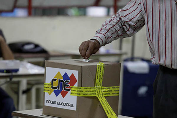 Según las denuncias, en el estado Zulia la circunscripción electoral más grande del país, solo se instalaron 26 puntos.