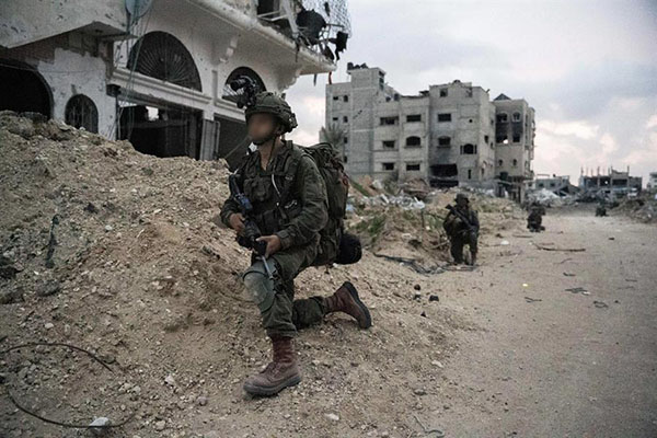 Los ataques persisten en Nuseirat, donde murieron al menos cinco personas en un bombardeo israelí.