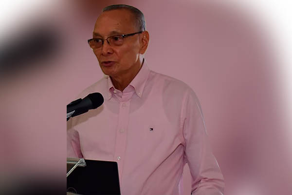 Dr. Eduvino Carbonó de la Hoz Magister en biología, especialidad en sistemática vegetal, por la Universidad Nacional de Colombia. Director del herbario de la Universidad del Magdalena.