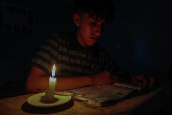 El Ministerio de Energía y Minas señaló este  miércoles que se mantienen los cortes de electricidad a nivel nacional.