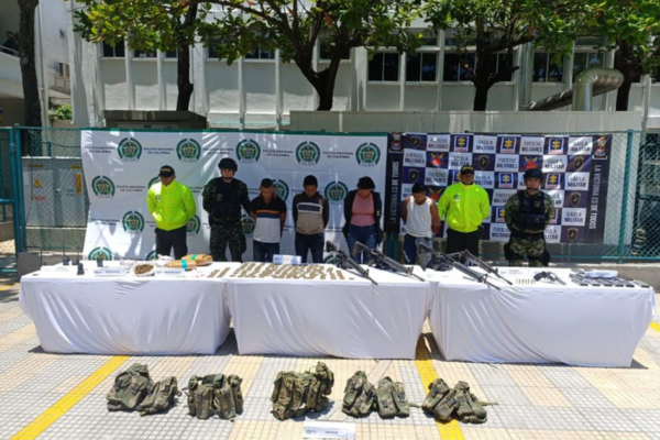 El golpe contra esta célula criminal no solo se limitó a las capturas, sino que también se incautó un importante arsenal militar.