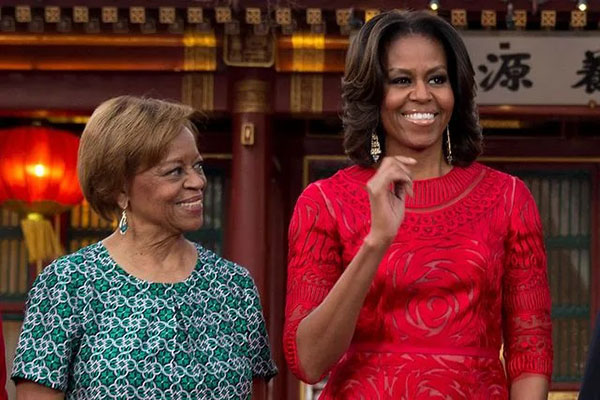 Ann Dunham murió de cáncer a los 52 años. Obama se lamenta por no haber podido estar a su lado en ese 