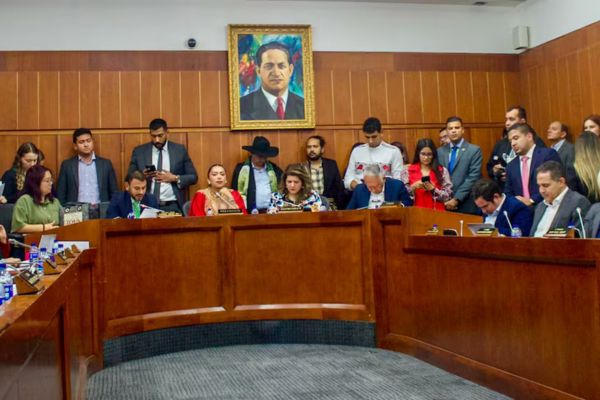 Miles de educadores, convocados por el sindicato de maestros Fecode, están en huelga desde el pasado jueves.