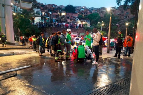 Bomberos de Medellín atendieron la situación.