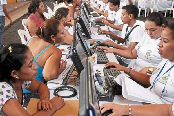 Las beneficiarias asisten a capacitaciones y pueden recibir activos productivos y comerciales que dinamizan sus negocios.