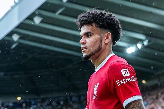 El extremo colombiano, Luis Díaz es uno de los jugadores más importantes del Liverpool en la actualidad detrás de Salah. 