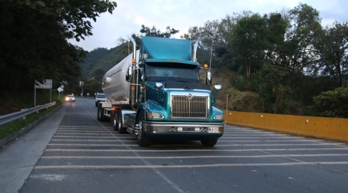 Los camioneros, que aseguran no importar diésel y contar con producción nacional suficiente, continúan exigiendo una revisión de la política de precios del combustible.