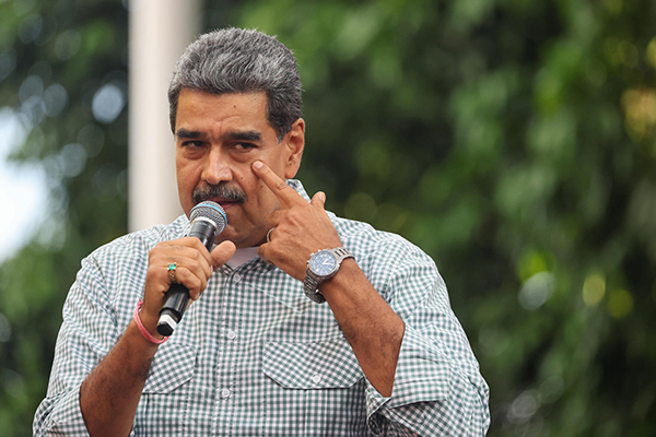 El presidente de Venezuela, Nicolás Maduro, habla a sus seguidores este miércoles en Caracas.