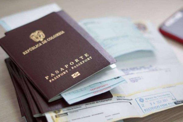 Se espera que al hacer que el pasaporte sea más accesible un mayor número de ciudadanos decidan viajar al exterior, lo que a su vez generará ingresos para la economía nacional. Foto: Archivo. 