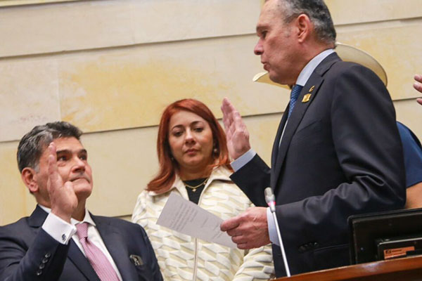 El nuevo jefe del Ministerio Público Gregorio Eljach Pacheco.  recibió 95 votos, Luis Felipe Henao obtuvo 3 y Germán Varón Cotrino logró 2 votos. En blanco hubo 3 votos.