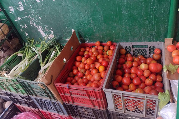  Los bloqueos han generado un incremento en los precios de alimentos como la cebolla, zanahoria y repollo hasta en un 50% en las plazas de mercado.