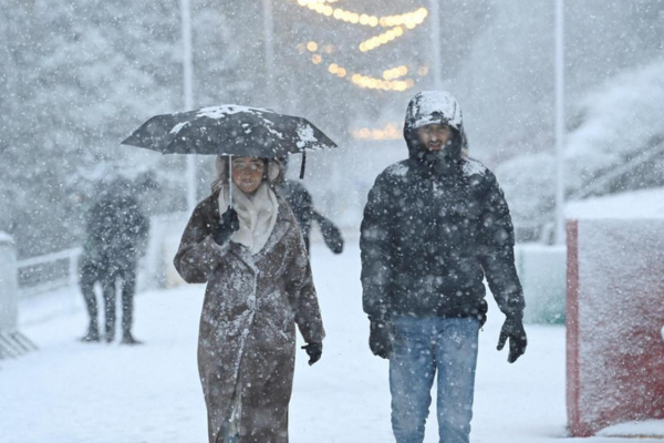 El Reino Unido se encuentra en estado de alerta por las lluvias, nieve, hielo y fuertes vientos que ha traído la tormenta Bert.