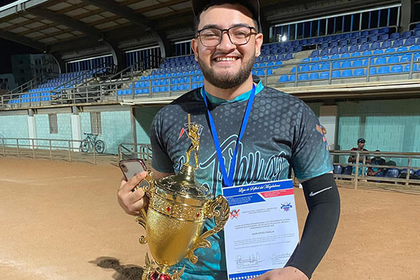 La Copa Internacional de Navidad ha sido un espacio ideal para que los jóvenes deportistas puedan mostrar su talento y pasión por el béisbol y el sóftbol.