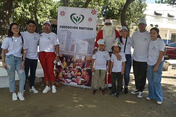 La Fundación Bastidas viene trabajando de la mano de José Luis ‘Nito’ Cataño Echeverri, junto con su familia para hacer felices a las comunidades de Santa Marta y el resto de departamento de Magdalena.