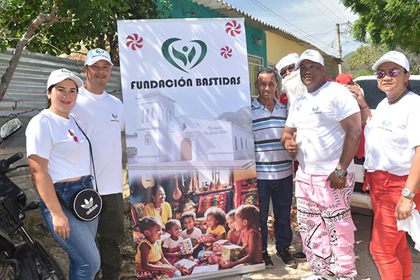 Los organizadores de la actividad estuvieron acompañados de Ender Castañeda, líder comunal del barrio Bastidas. Los organizadores de la actividad estuvieron acompañados de Ender Castañeda, líder comunal del barrio Bastidas.